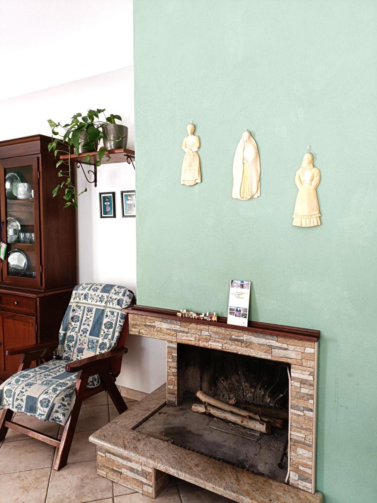 Giarranas House - Apartment With Coutyard Villacidro المظهر الخارجي الصورة